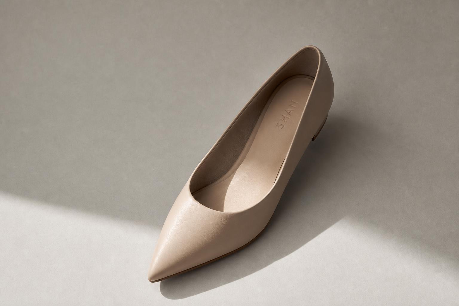 SHAN signature pump in warm beige microfiber leather